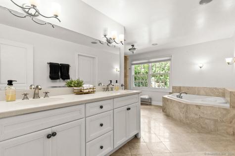 14 Magellan Lane Easton CT 06612