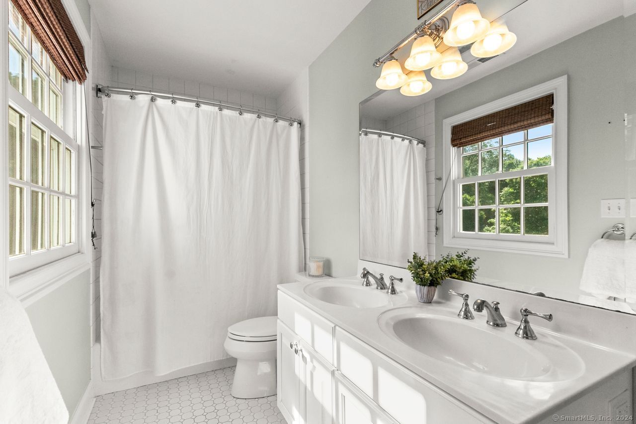 14 Magellan Lane Easton CT 06612