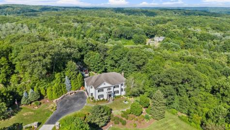 14 Magellan Lane Easton CT 06612