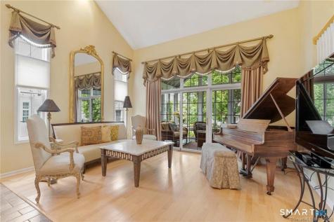 1 Priorwood Gardens Cromwell CT 06416
