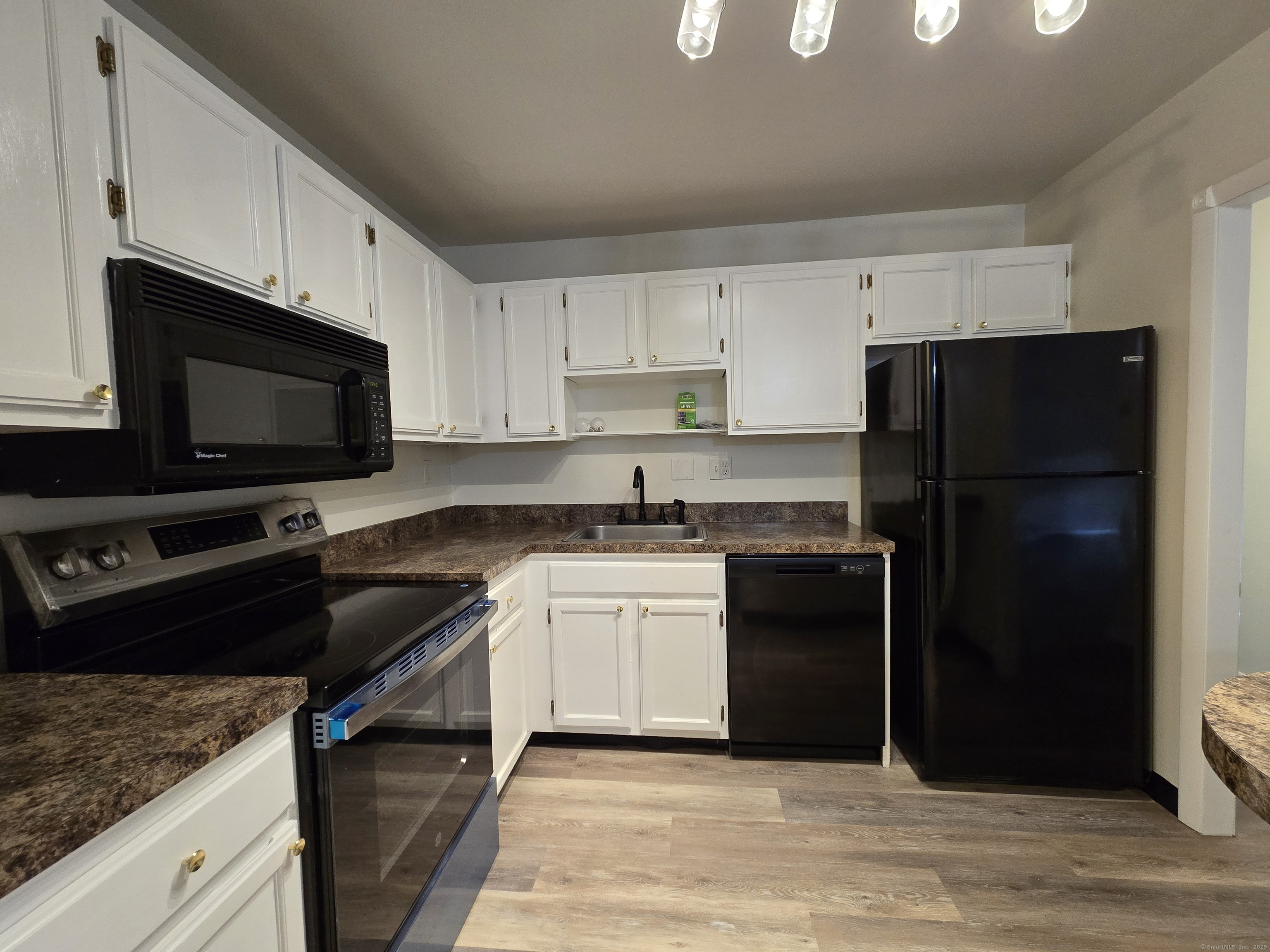 1209 Cromwell Hills Drive Cromwell CT 06416