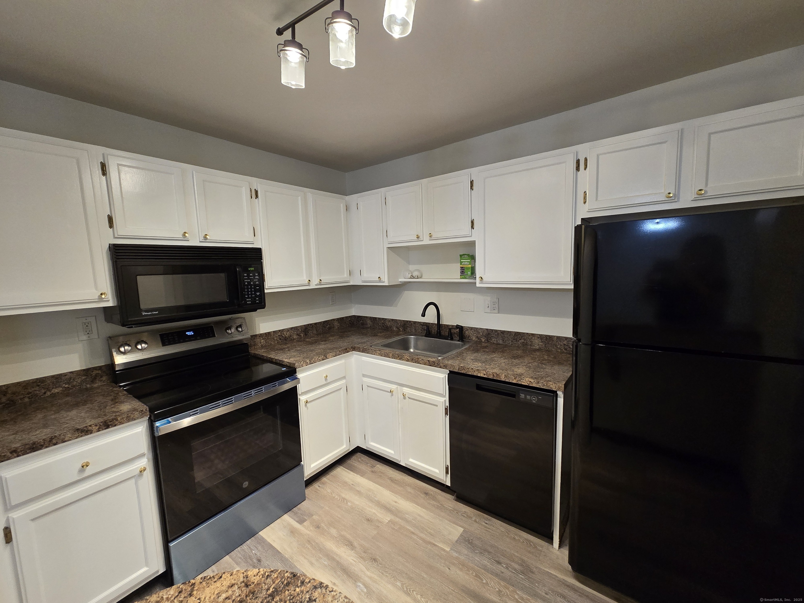 1209 Cromwell Hills Drive Cromwell CT 06416