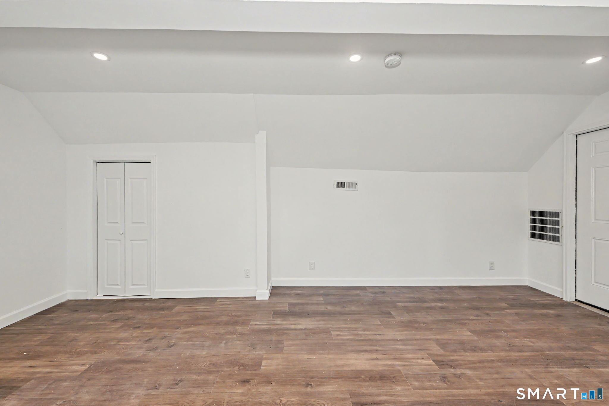 30 Dora Street Stamford CT 06902