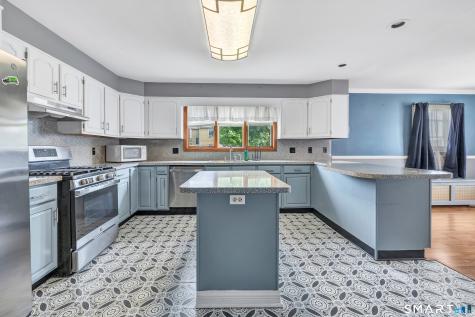 72 Bennett Avenue Waterbury CT 06708