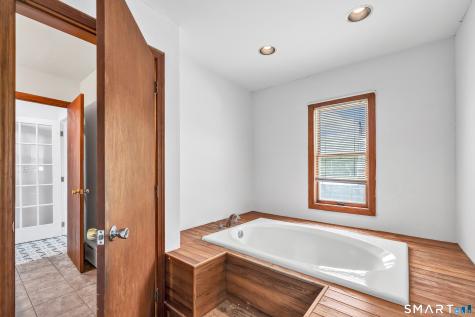 72 Bennett Avenue Waterbury CT 06708