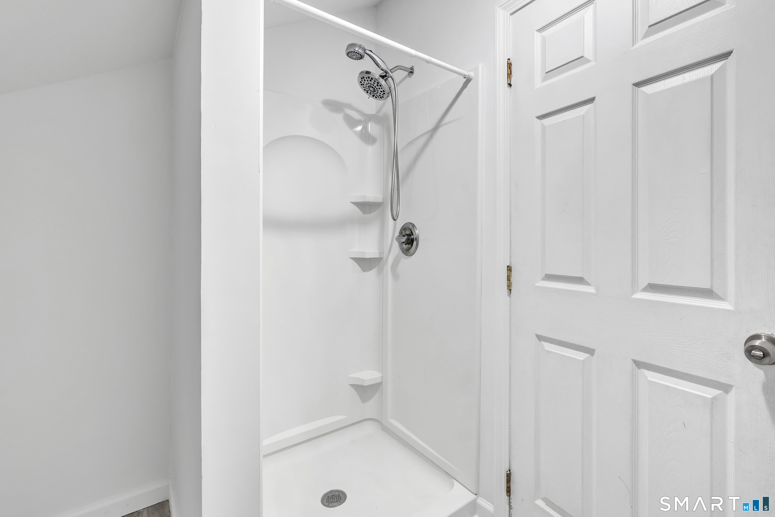 72 Bennett Avenue Waterbury CT 06708