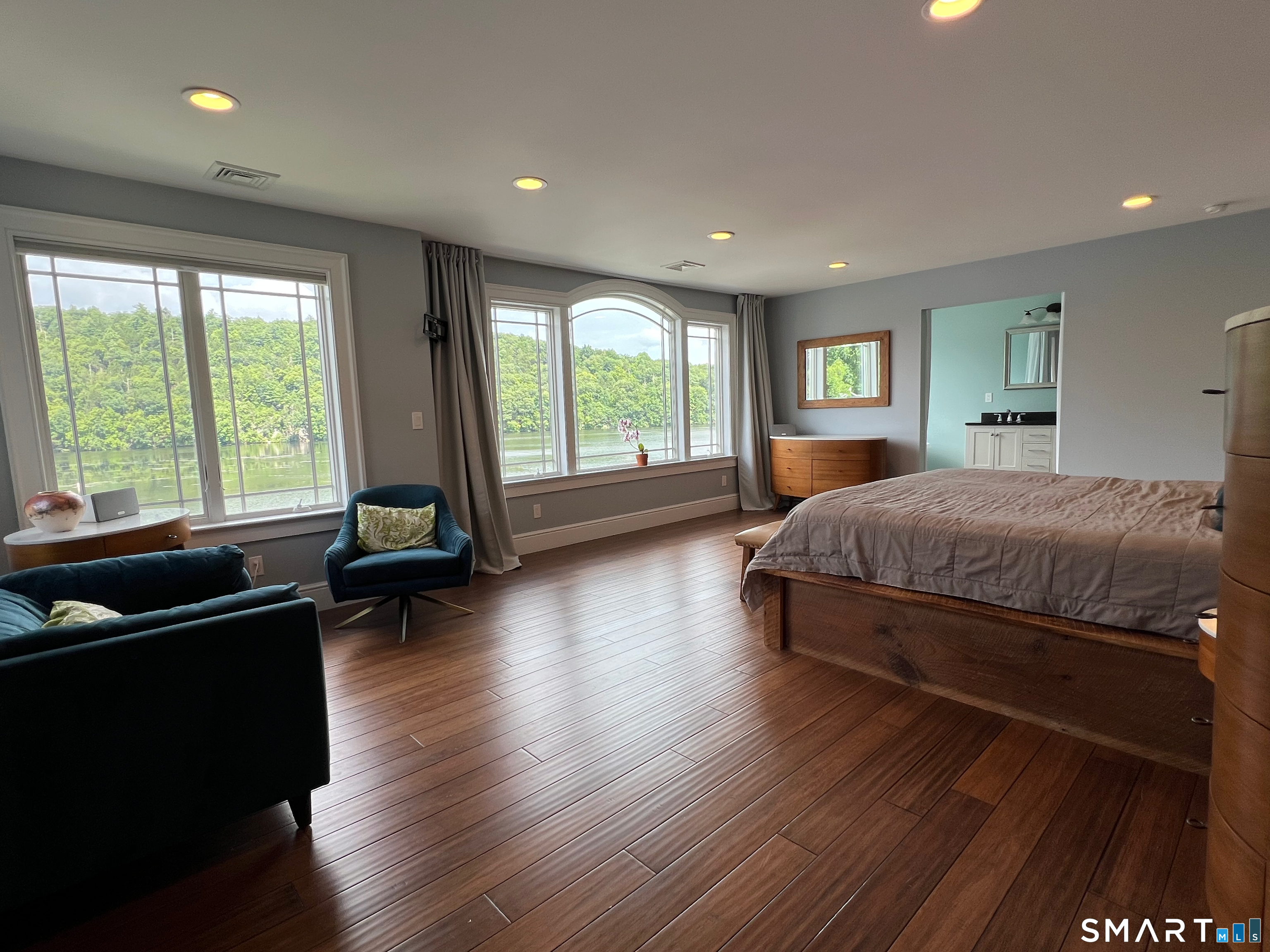 29 Bankside Trail Newtown CT 06482