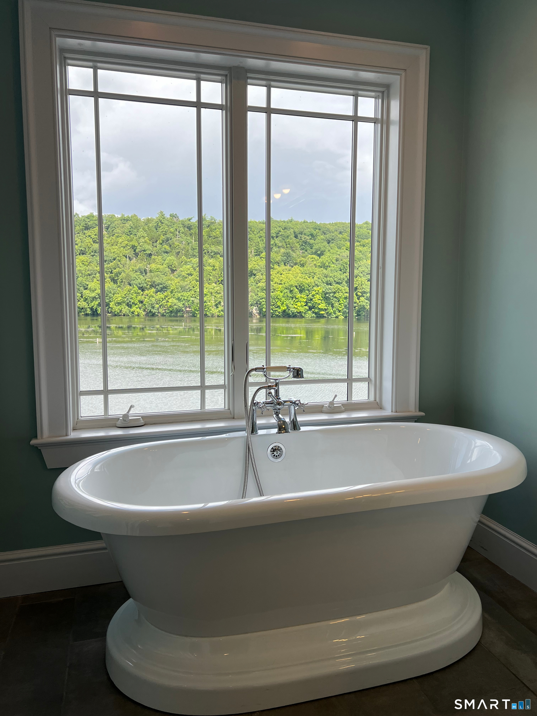 29 Bankside Trail Newtown CT 06482
