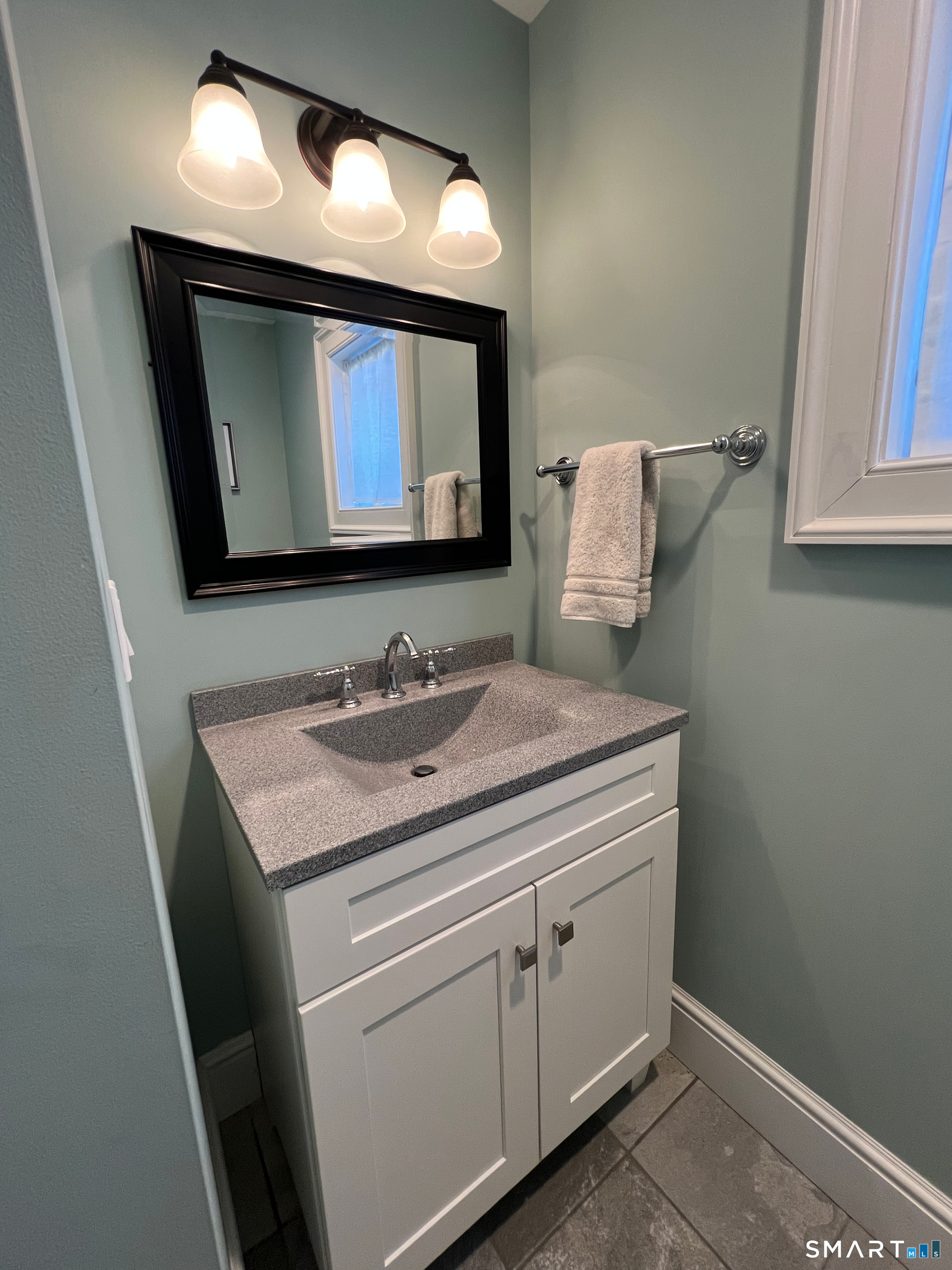 29 Bankside Trail Newtown CT 06482