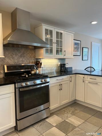 29 Bankside Trail Newtown CT 06482