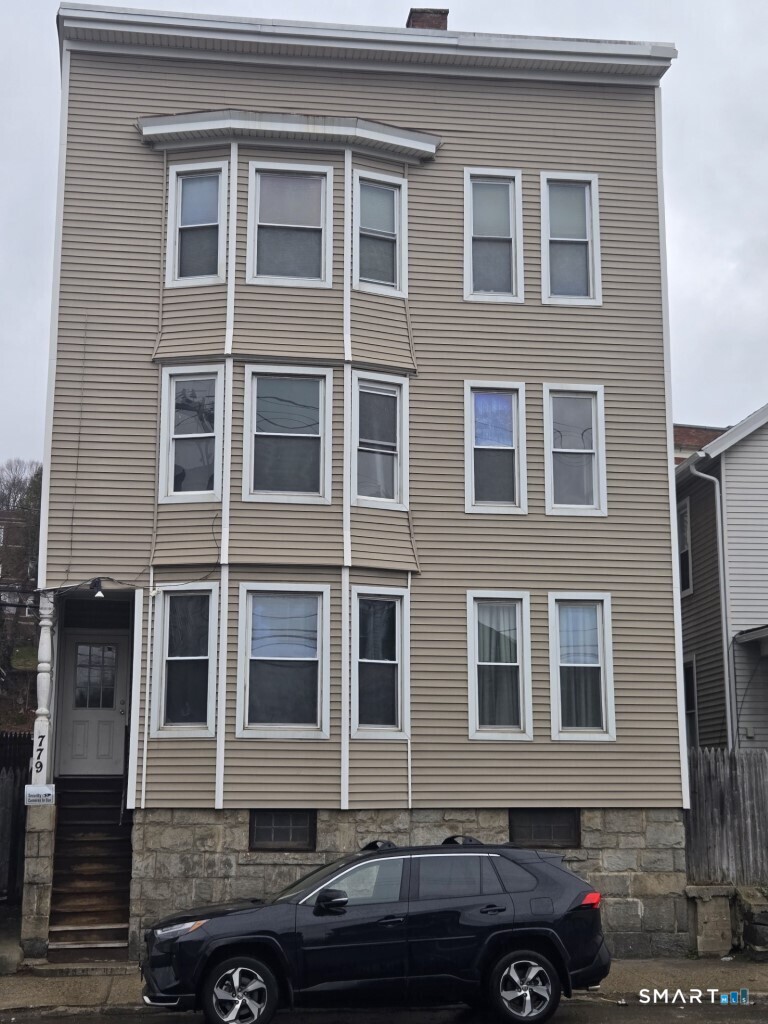 779 E. Main Street Waterbury CT 06702