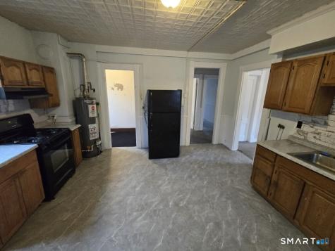 779 E. Main Street Waterbury CT 06702