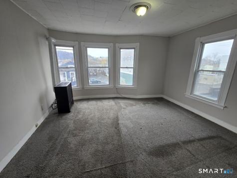 779 E. Main Street Waterbury CT 06702