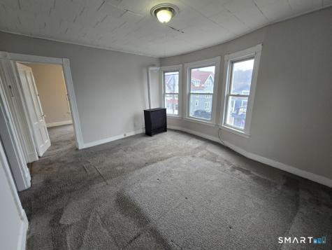 779 E. Main Street Waterbury CT 06702