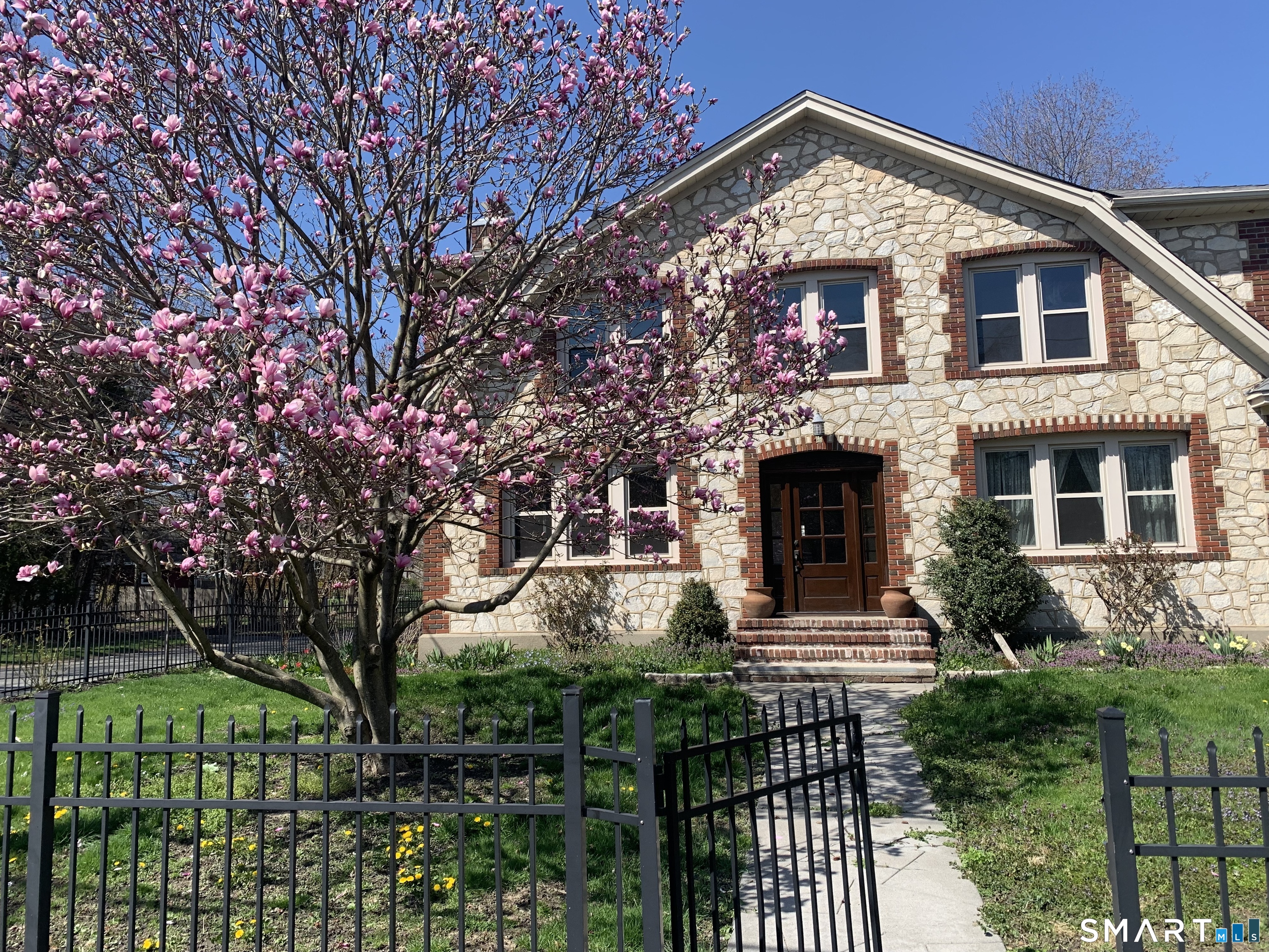 18 Fleetwood Avenue Bethel CT 06801