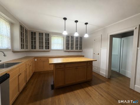 18 Fleetwood Avenue Bethel CT 06801