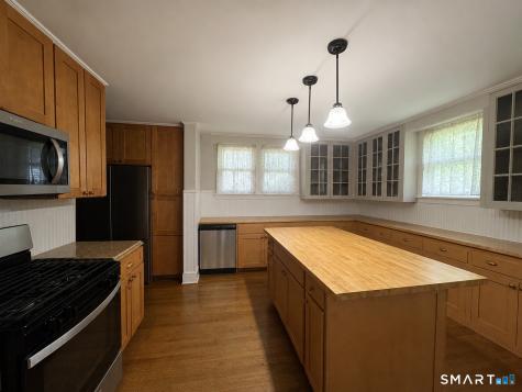 18 Fleetwood Avenue Bethel CT 06801