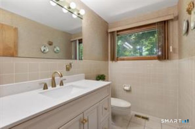 29 Pease Road Woodbridge CT 06525