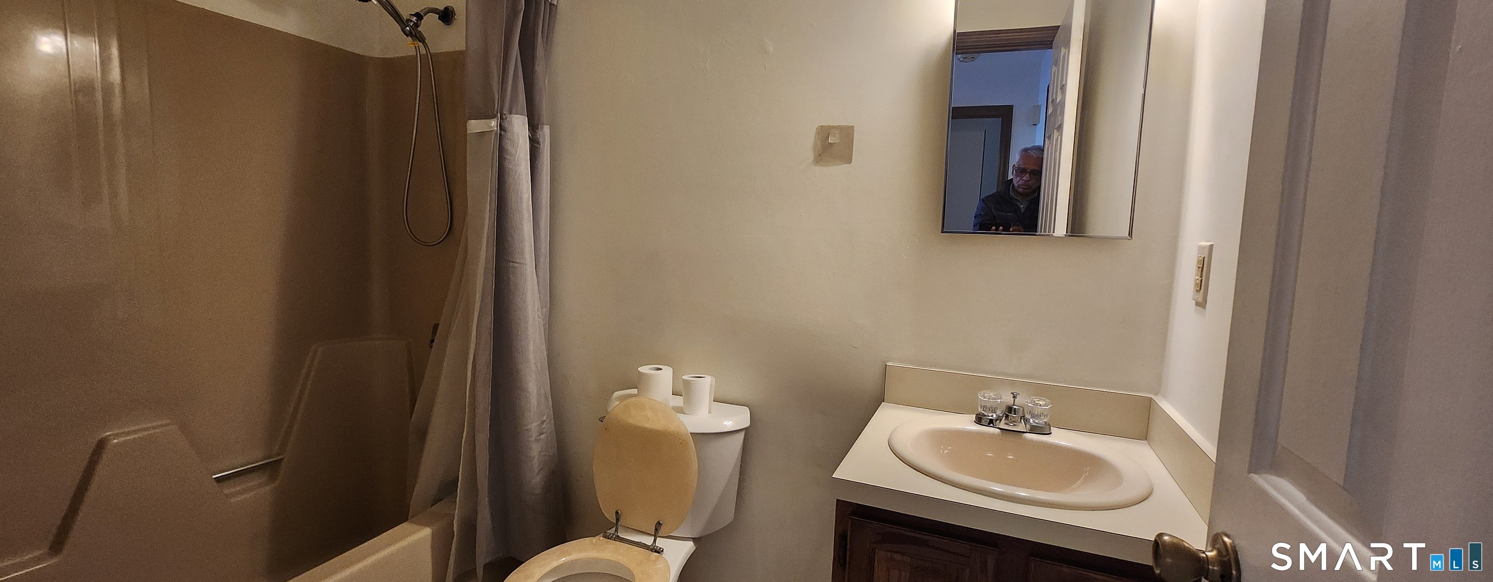 375 Glendale Avenue Bridgeport CT 06606