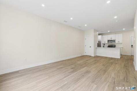 220 East Road Meriden CT 06450