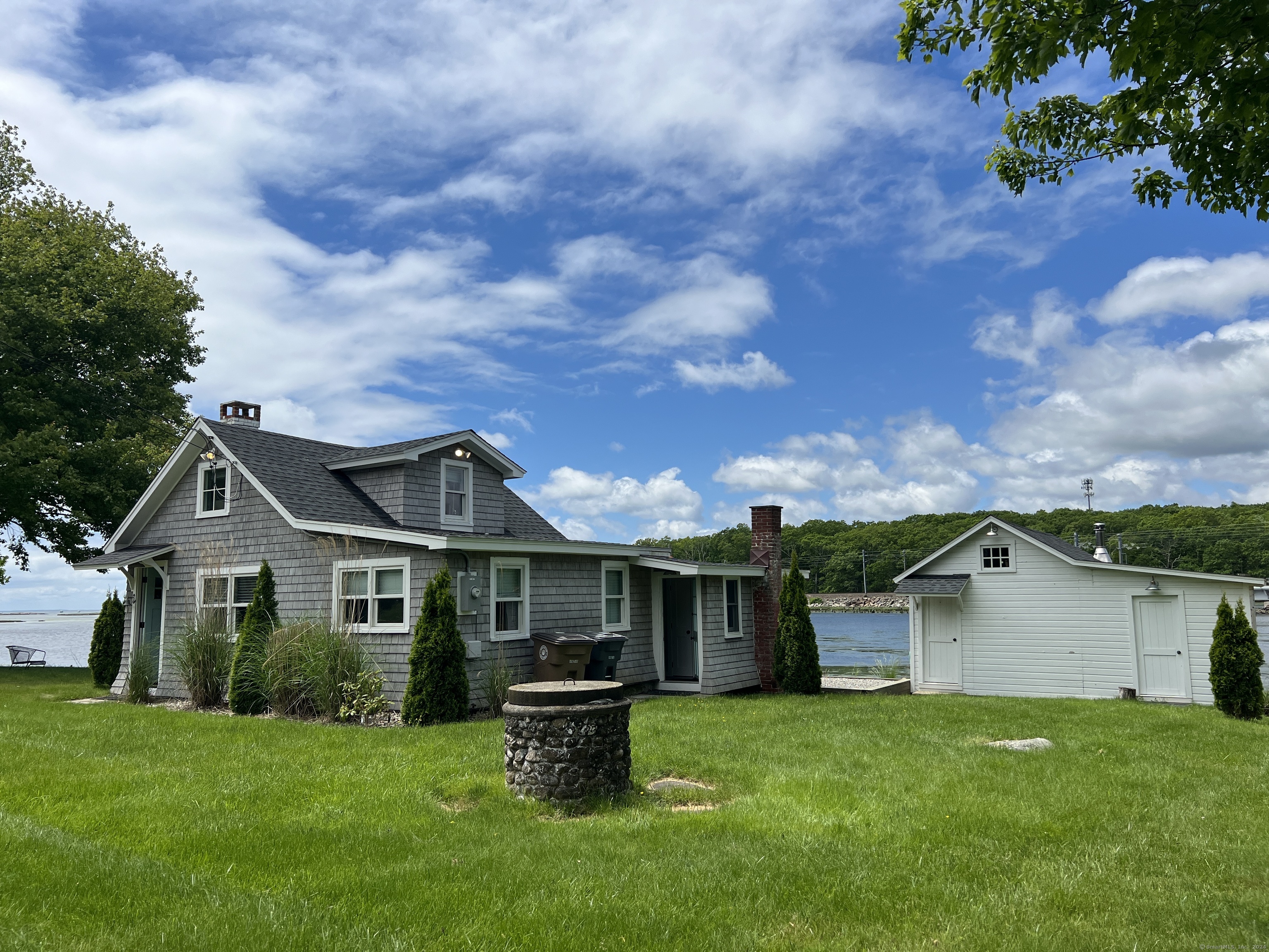 61 Old Black Point Road East Lyme CT 06357