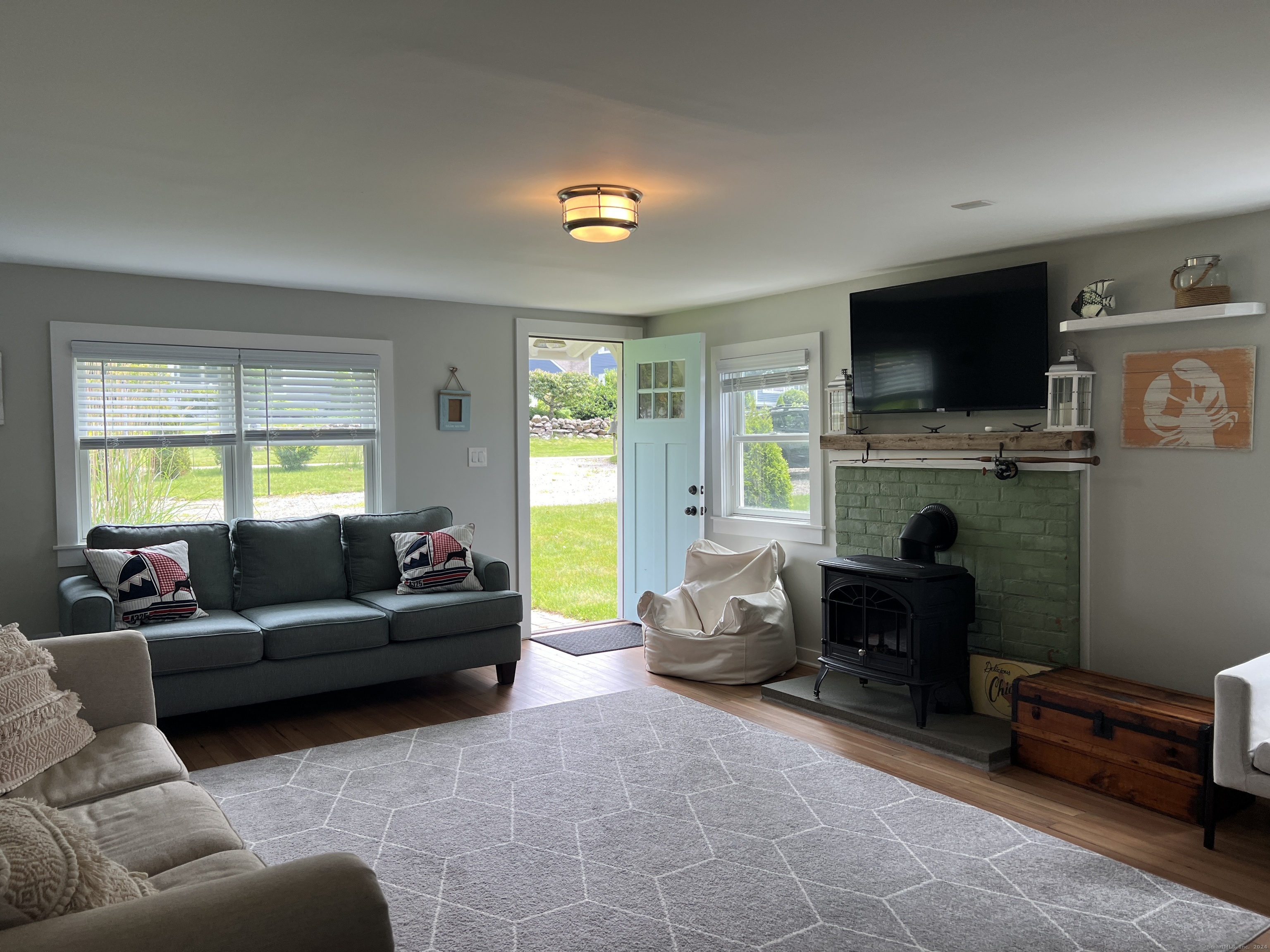 61 Old Black Point Road East Lyme CT 06357