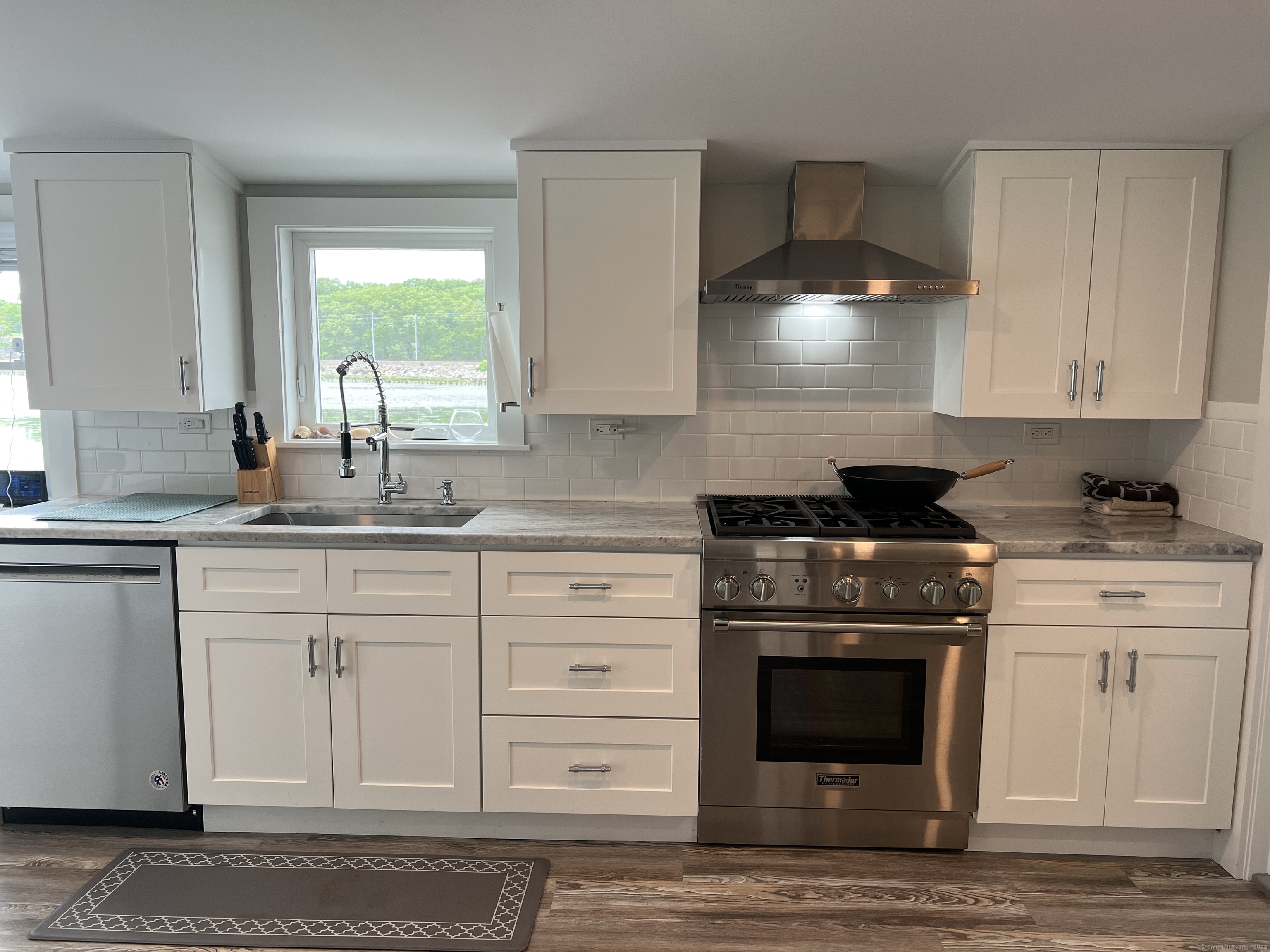 61 Old Black Point Road East Lyme CT 06357