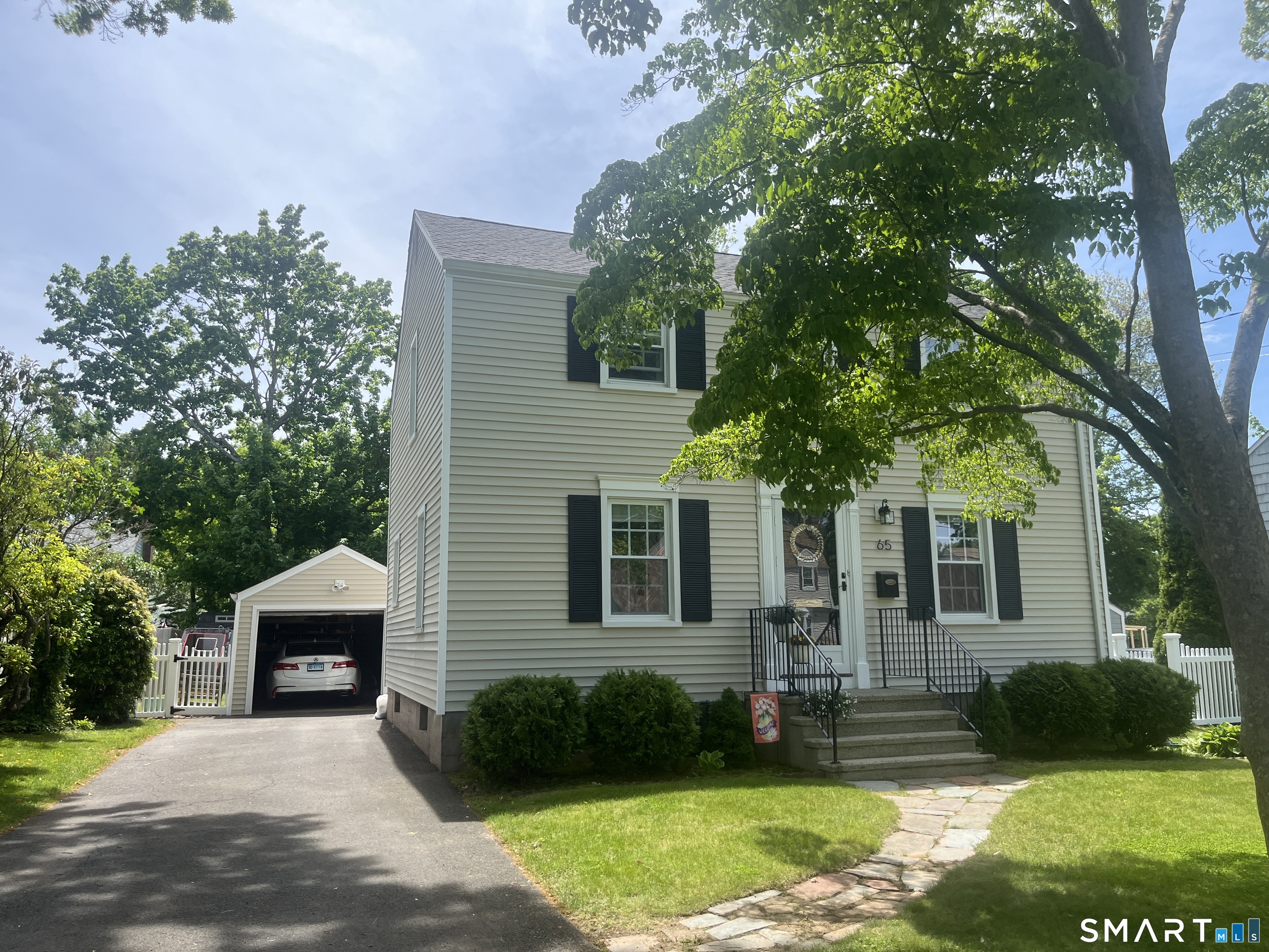 65 Buell Street North Haven CT 06473