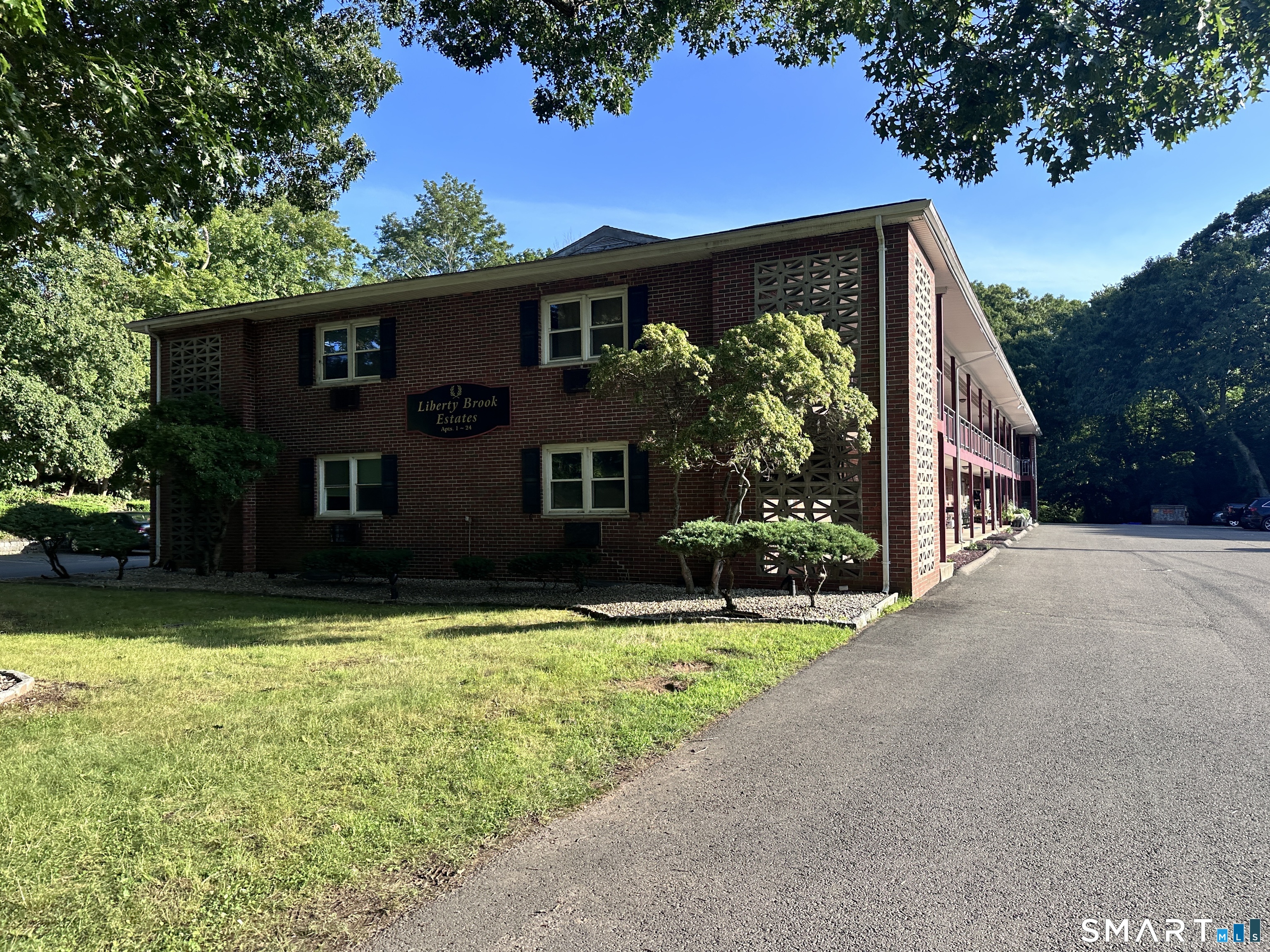 136 Liberty Street Clinton CT 06413