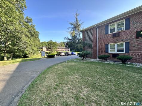 136 Liberty Street Clinton CT 06413