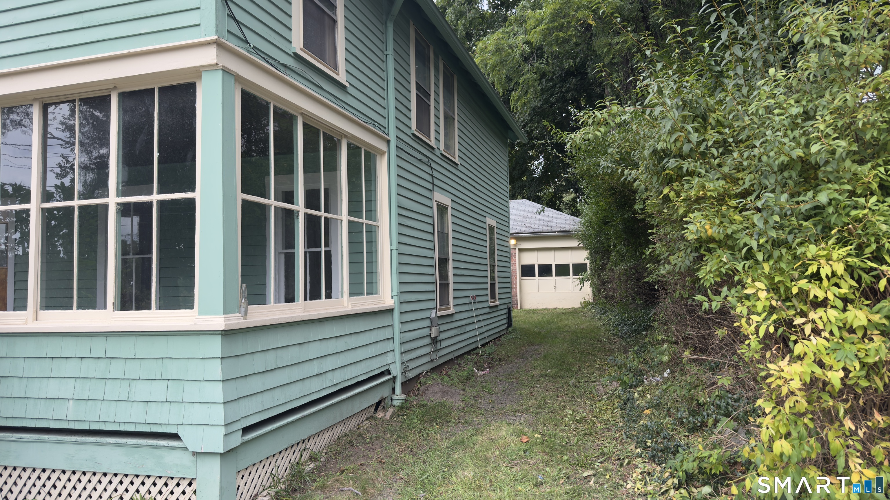 10 Henry Street Bristol CT 06010