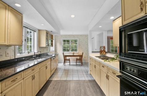 95 Old Farms Road Simsbury CT 06092