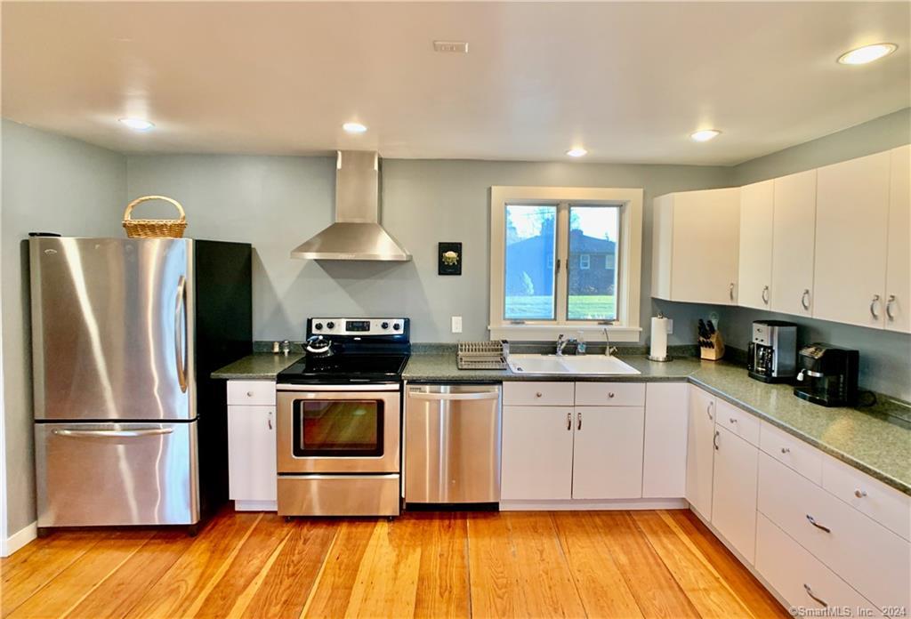 270 North Water Street Stonington CT 06378