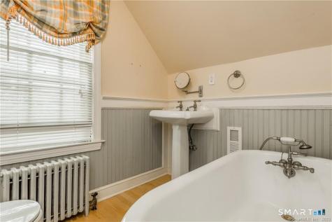 331 Auburn Road West Hartford CT 06119