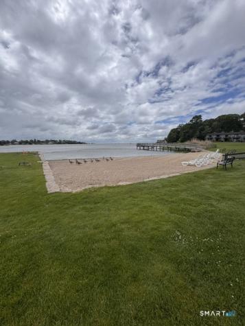 35 Harbour Village Branford CT 06405