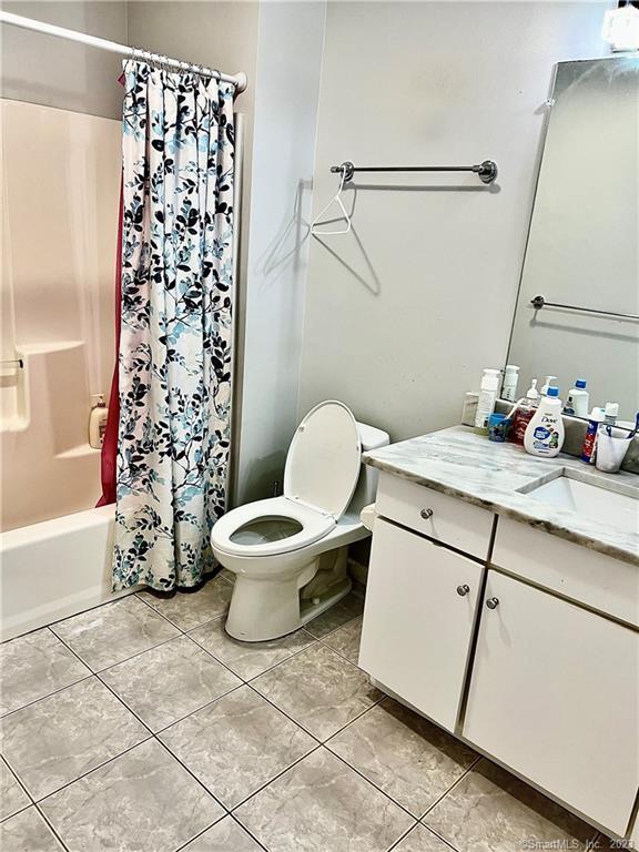 22 Warren Drive Seymour CT 06483