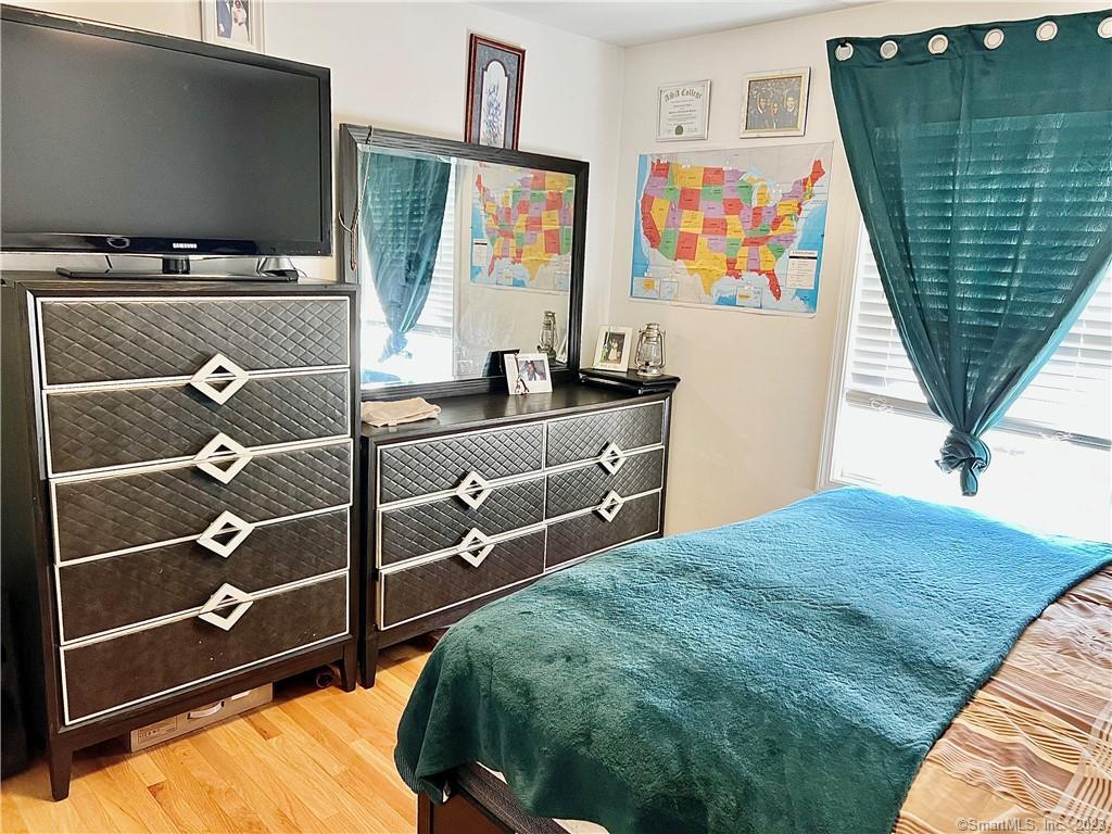 22 Warren Drive Seymour CT 06483