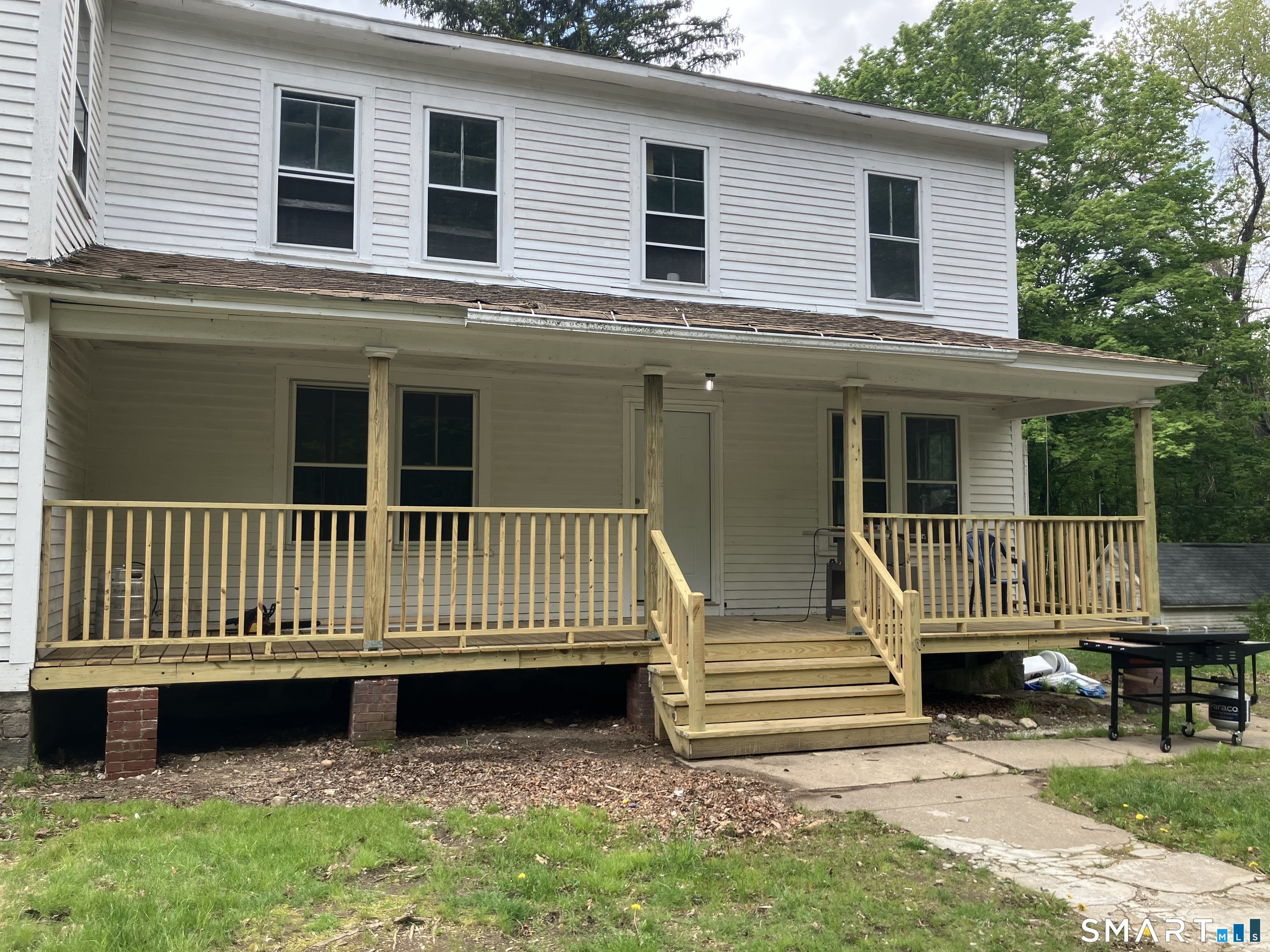 28 Village Street Willington CT 06279