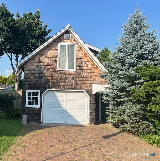 195 Linden Avenue Branford CT 06405