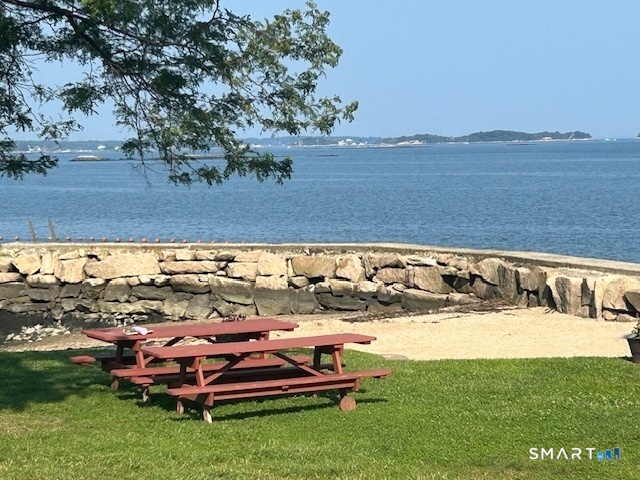 195 Linden Avenue Branford CT 06405