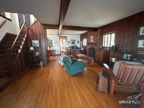 195 Linden Avenue Branford CT 06405