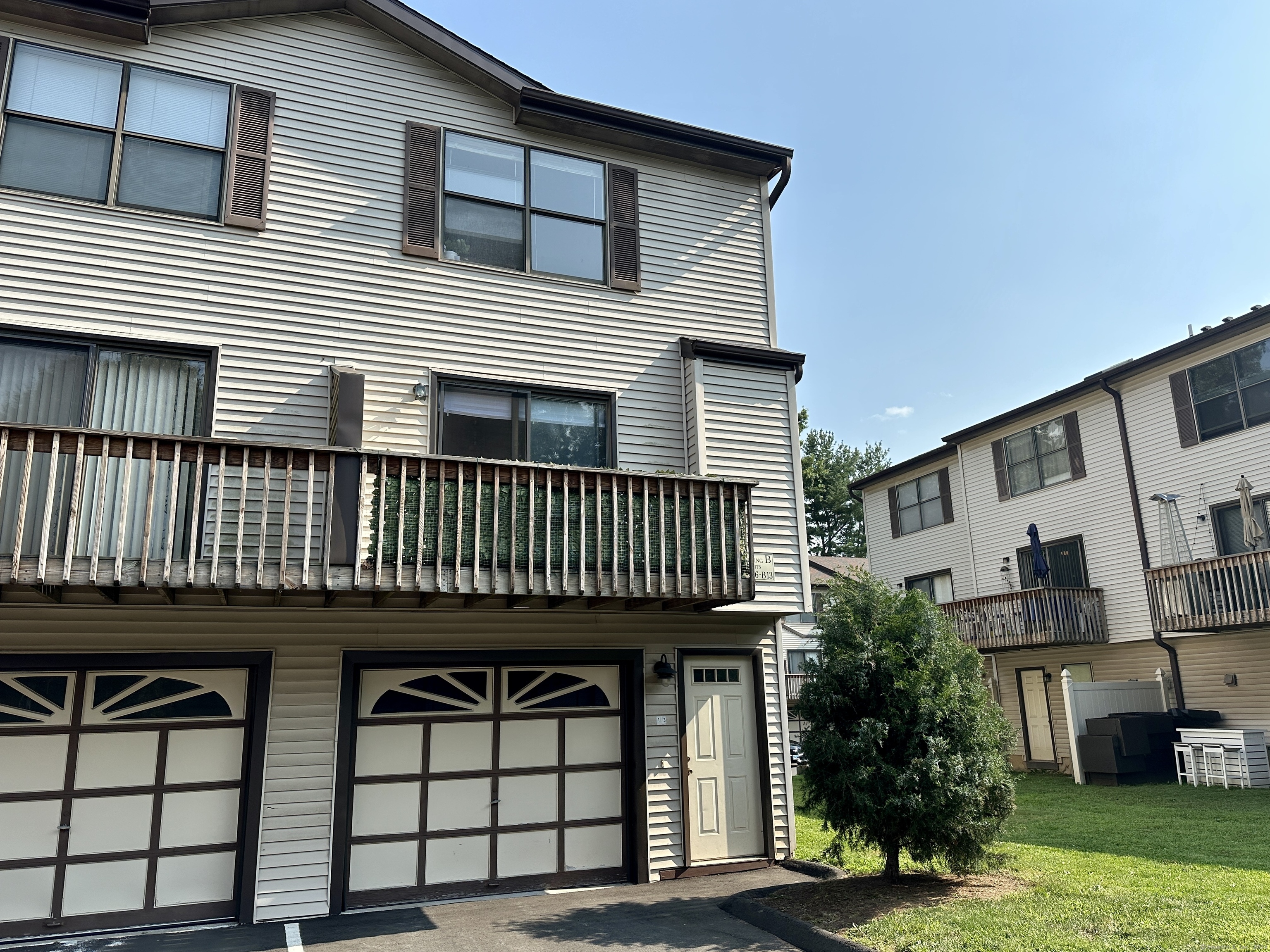 15 Crest Street West Haven CT 06516