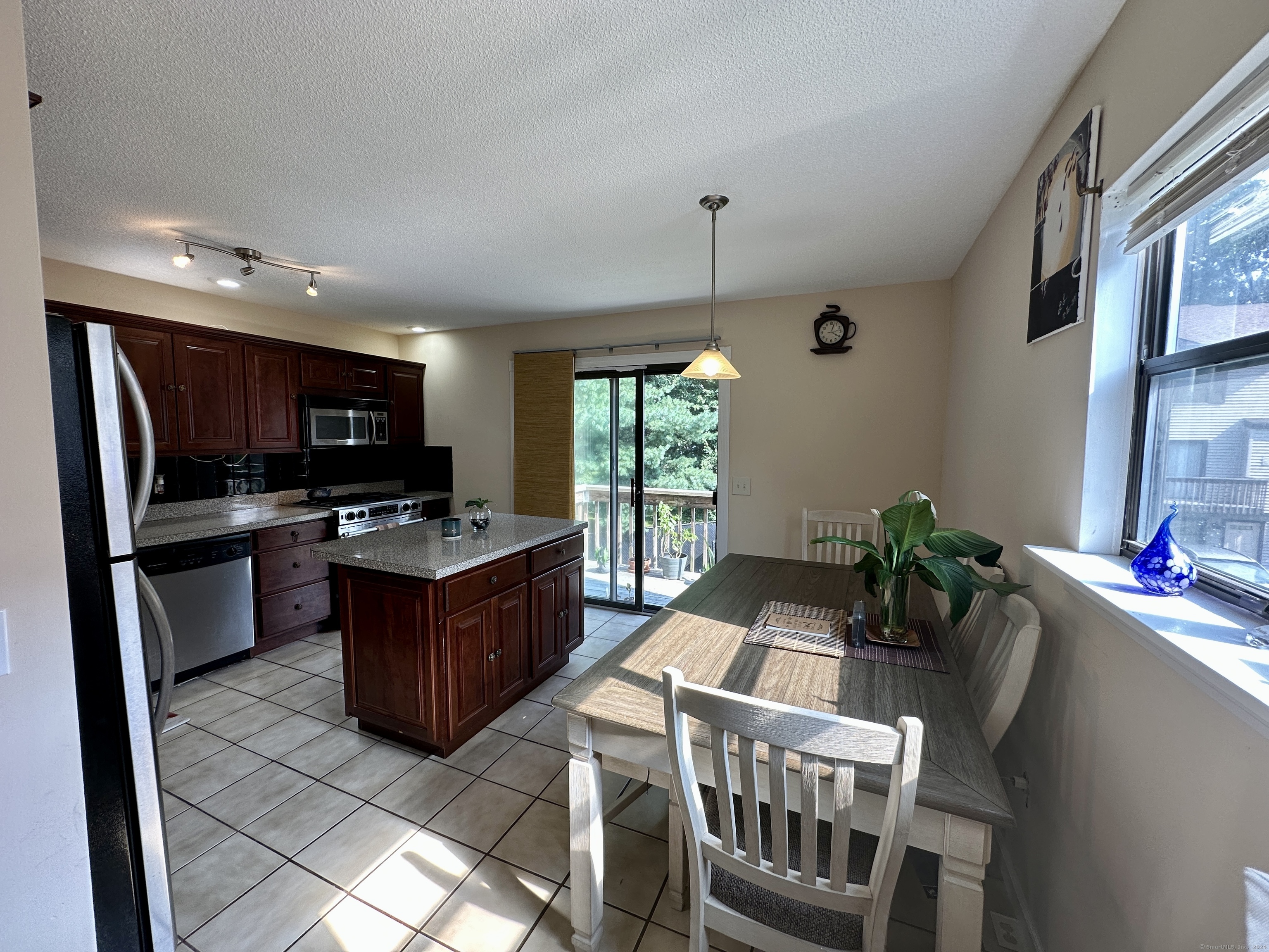 15 Crest Street West Haven CT 06516