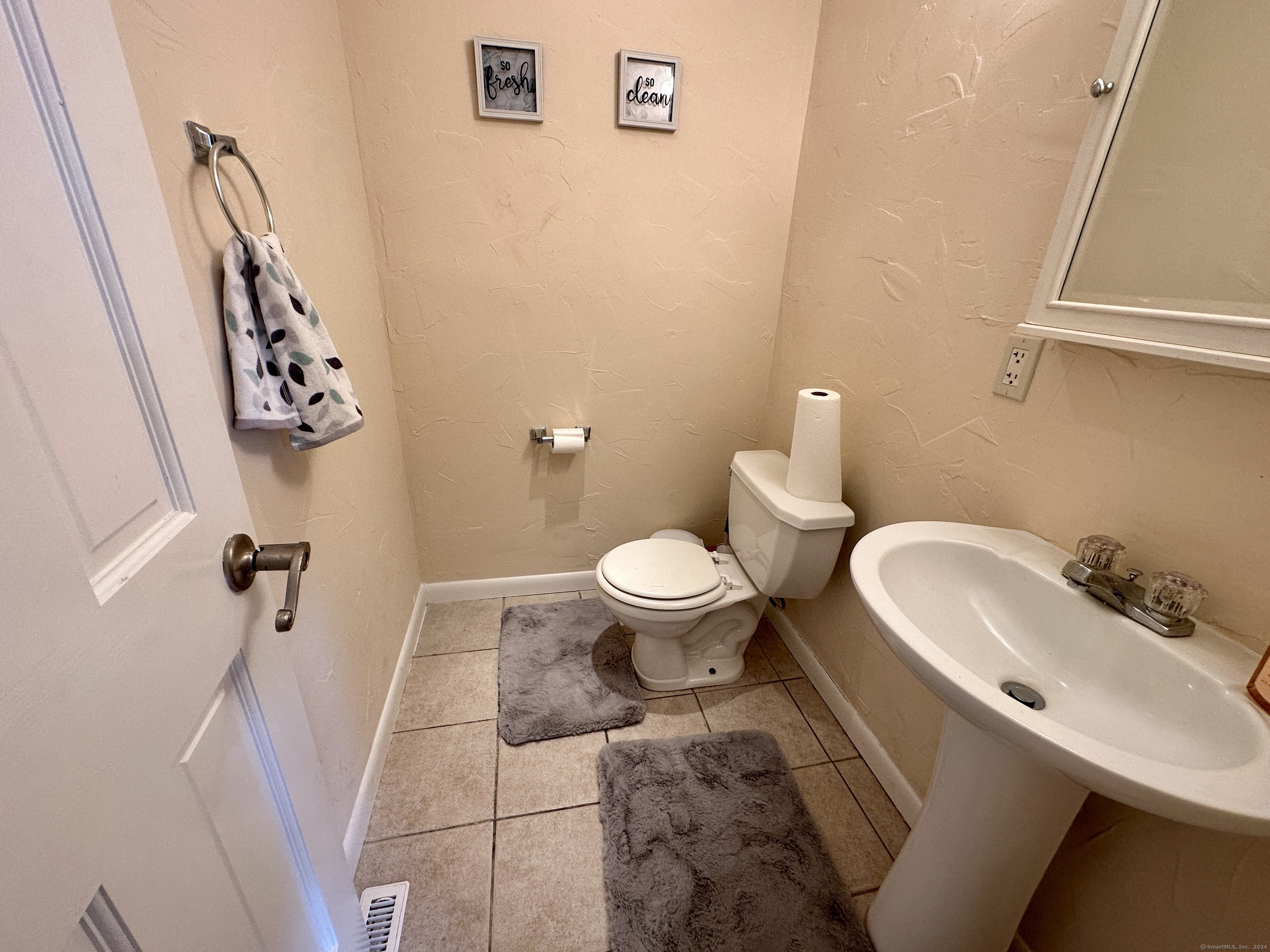 15 Crest Street West Haven CT 06516