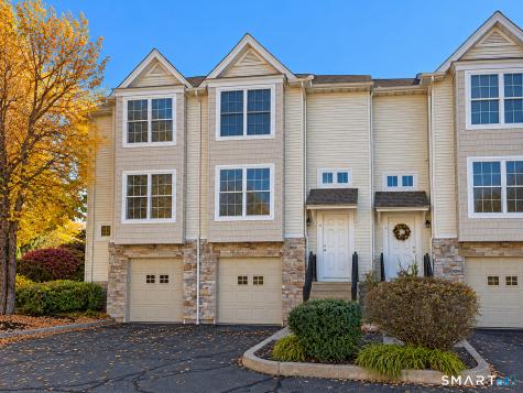 32 Crows Nest Lane Danbury CT 06810