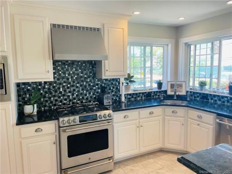 28 Beach West Road Old Saybrook CT 06475