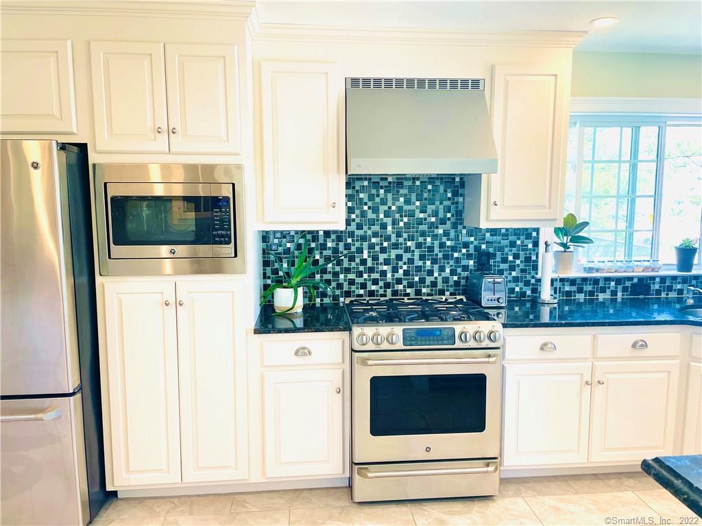 28 Beach West Road Old Saybrook CT 06475