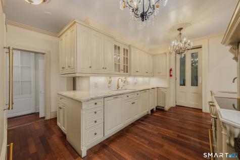 9 Lyme Street Old Lyme CT 06371