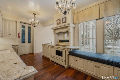 9 Lyme Street Old Lyme CT 06371