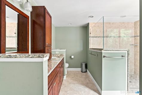 40 Rockledge Drive Avon CT 06001